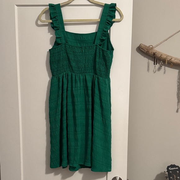 Green Dress - Picture 3 of 5